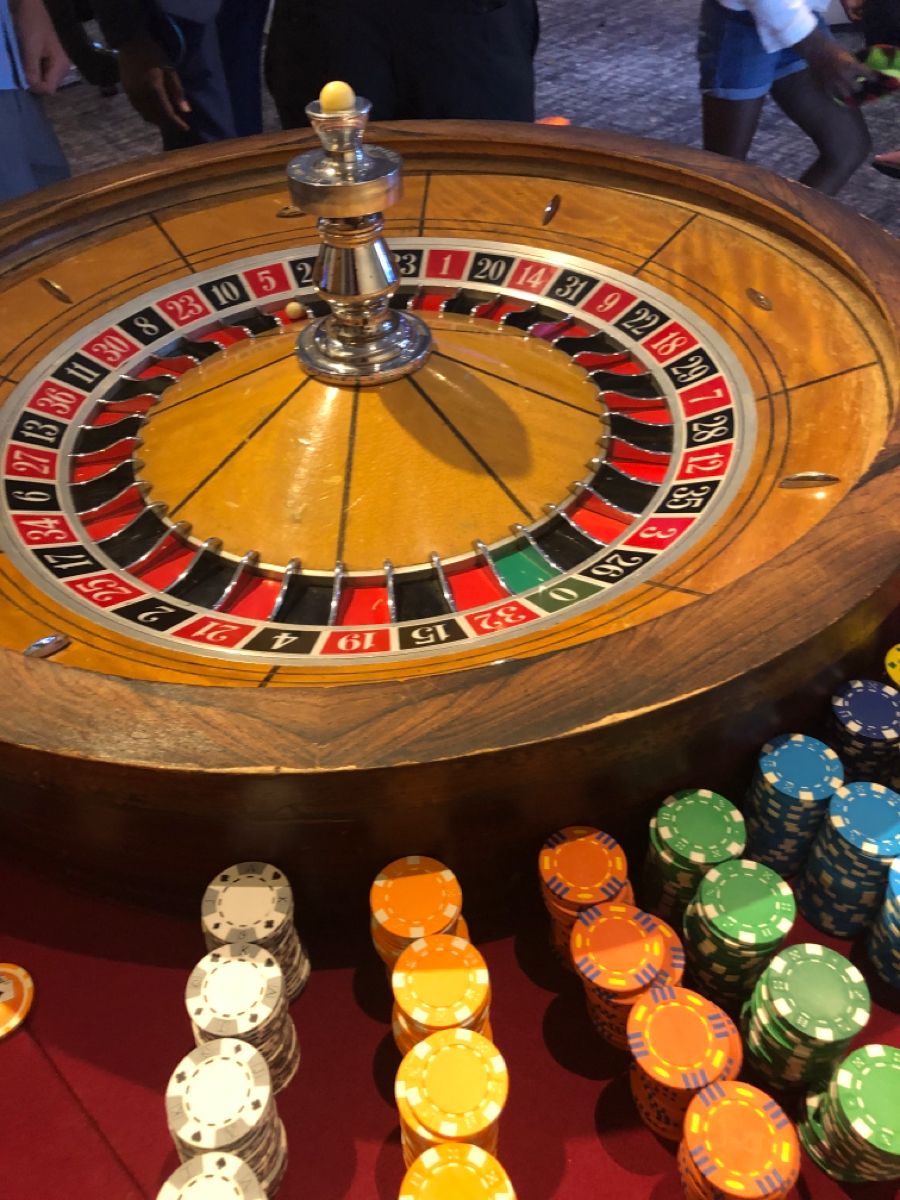Jackpot Games کھلاڑیوں کے لیے لائیو کیسینو سیکشن
